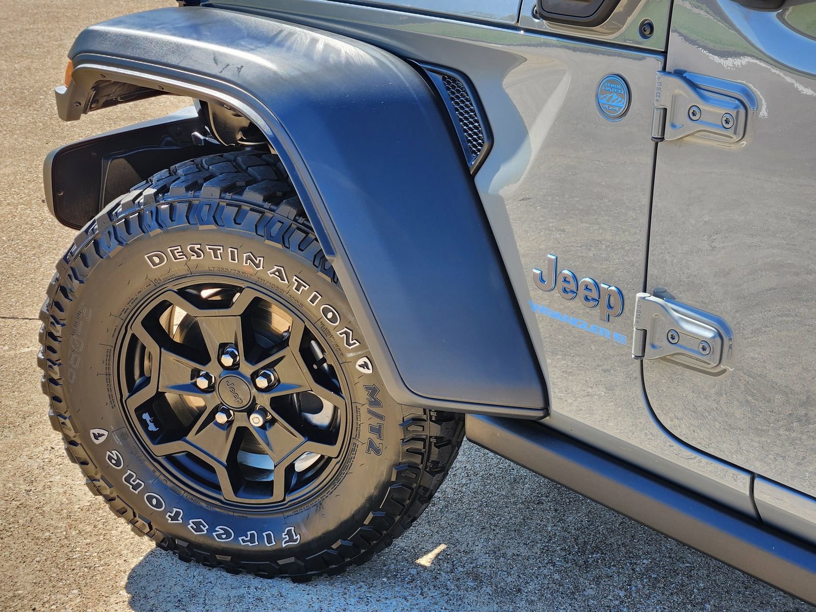 Used 2023 Jeep Wrangler Unlimited w/ Cold Weather Group image 17