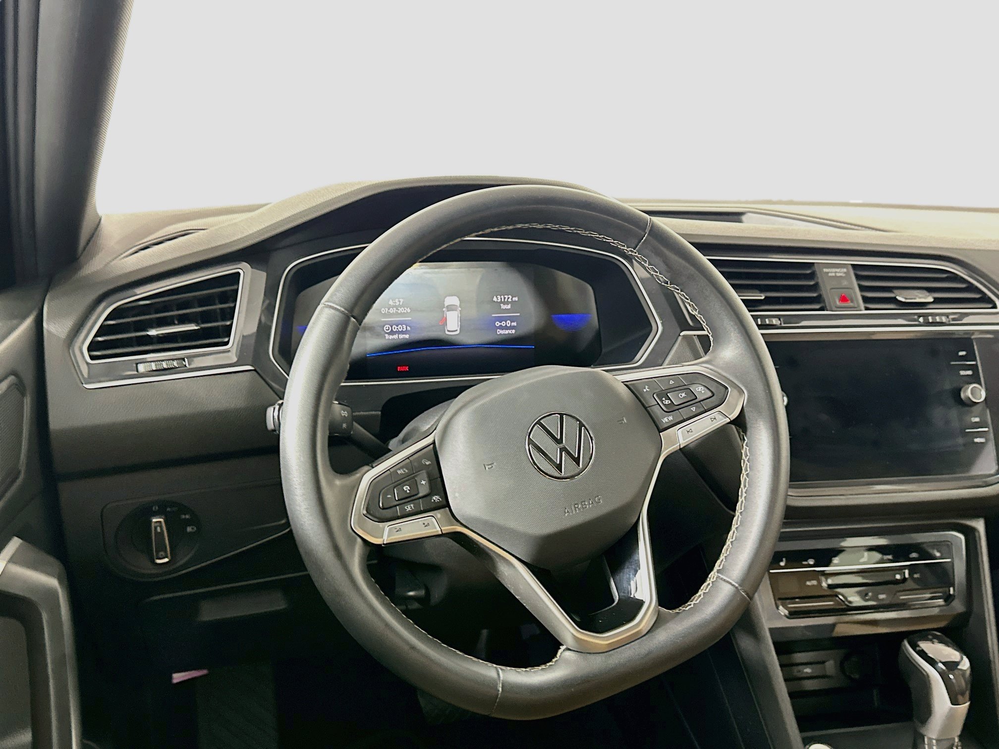 Used 2023 Volkswagen Tiguan SE FWD image 18