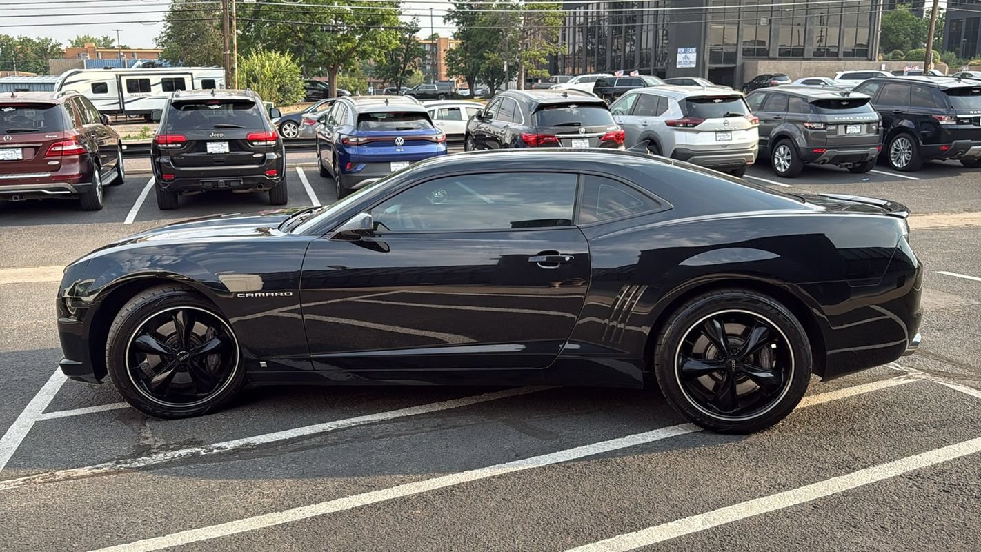 Used 2010 Chevrolet Camaro SS RWD image 6