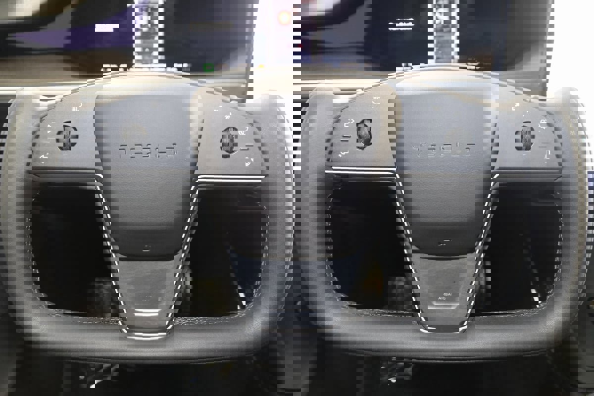 Used 2022 Tesla Model X image 45