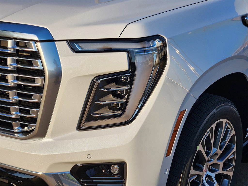 New 2026 GMC Yukon Denali w/ Sun & Power Step Package image 5