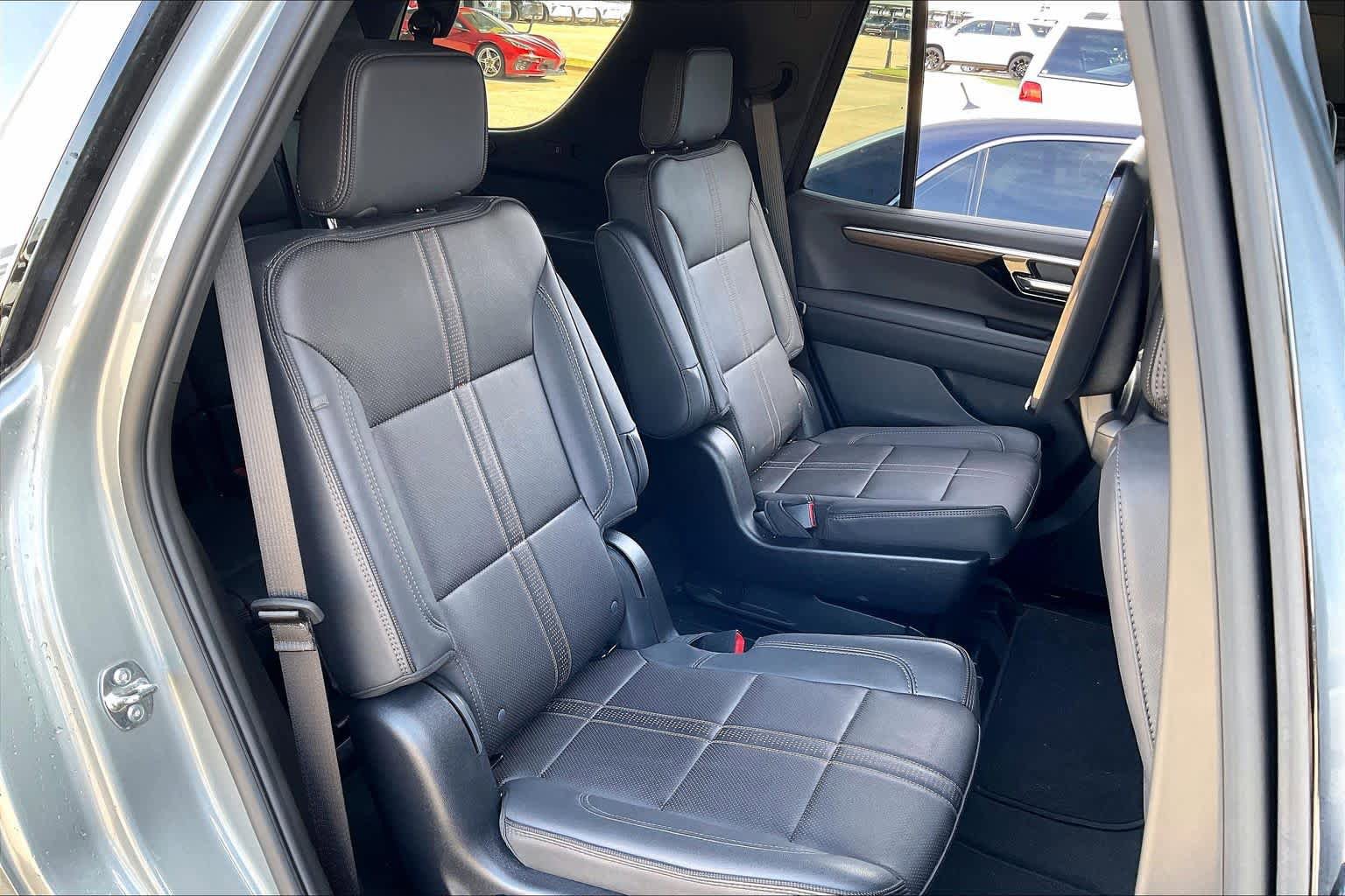 Certified 2025 Chevrolet Tahoe High Country AWD/4WD image 19