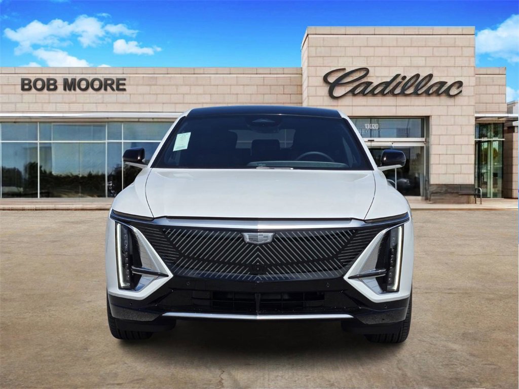 New 2025 Cadillac Lyriq Luxury image 2
