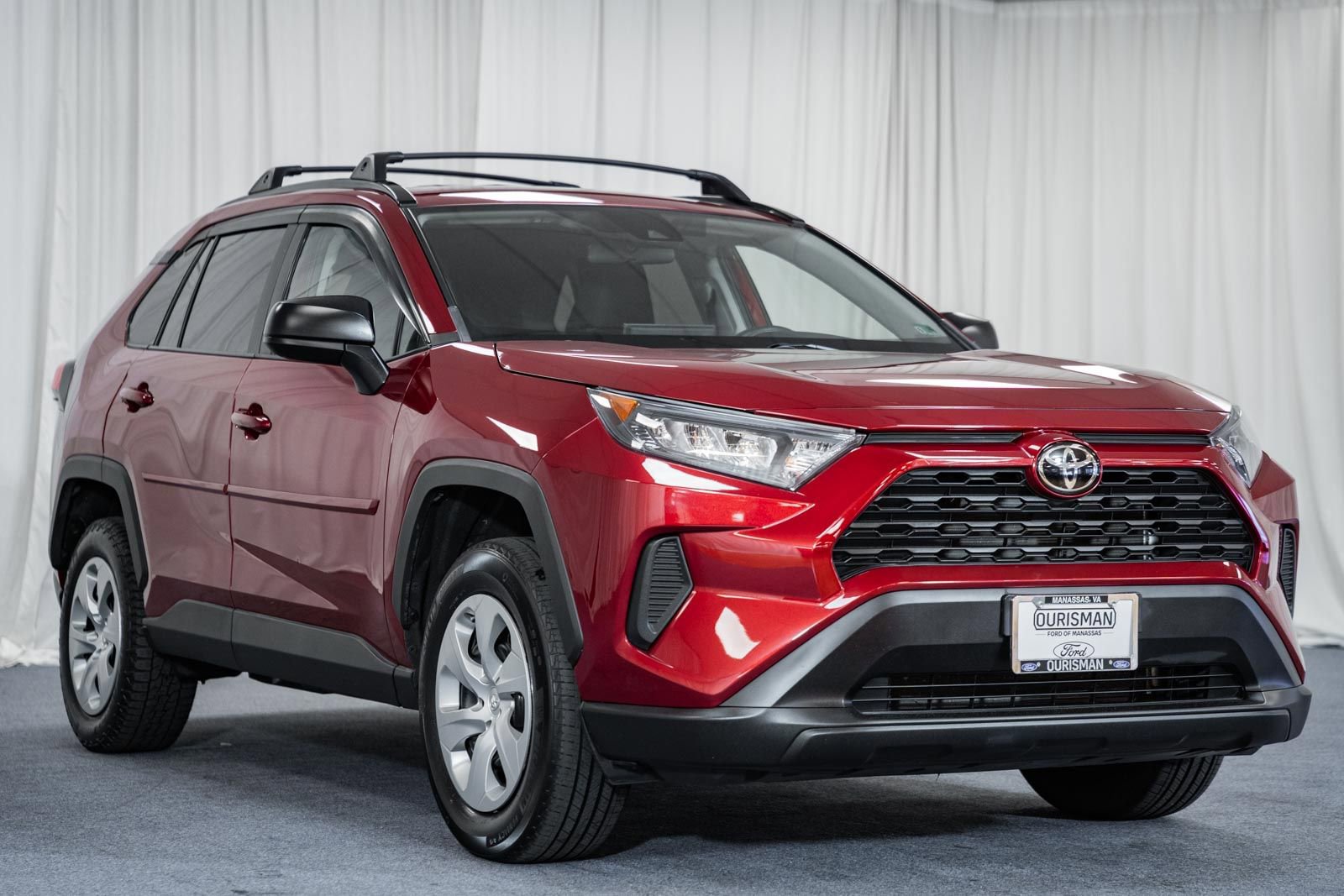 Used 2021 Toyota RAV4 LE image 1
