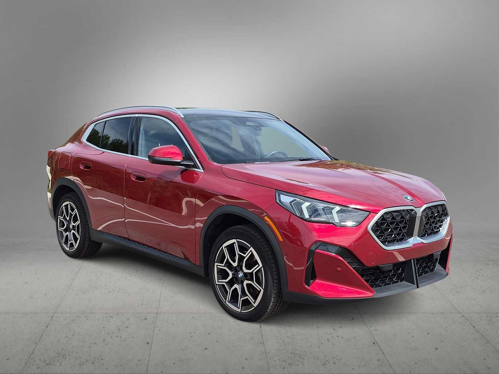 Used 2026 BMW X2 xDrive28i AWD/4WD image 2