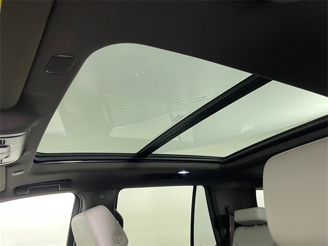 Used 2022 Chevrolet Tahoe Z71 w/ Luxury Package image 13