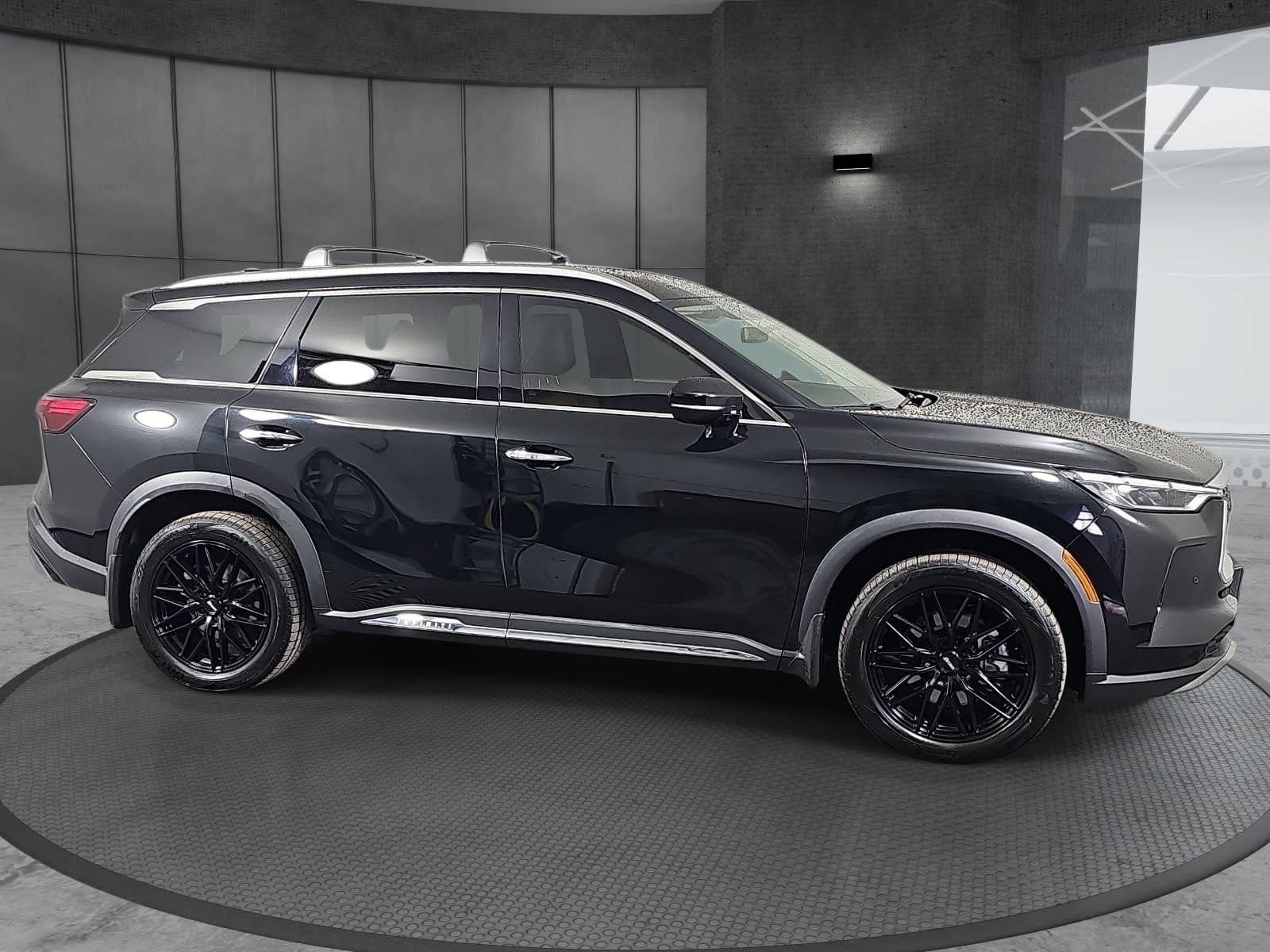 Used 2023 INFINITI QX60 Sensory w/ Vision Package AWD/4WD image 4