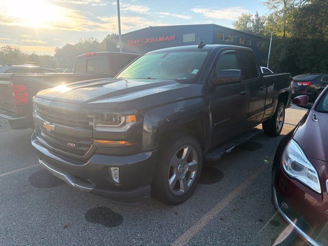 Used 2017 Chevrolet Silverado 1500 LT w/ All Star Edition AWD/4WD image 2