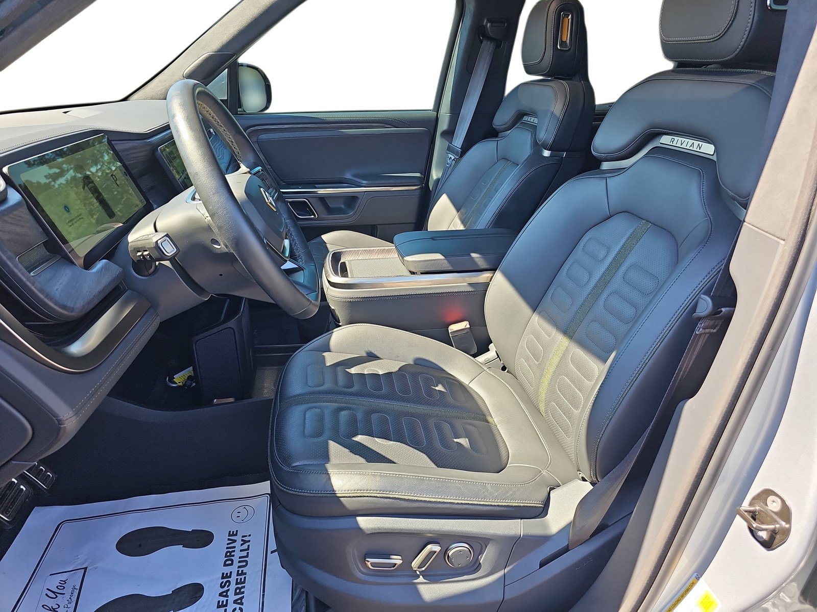 Used 2022 Rivian R1T Adventure AWD/4WD image 12
