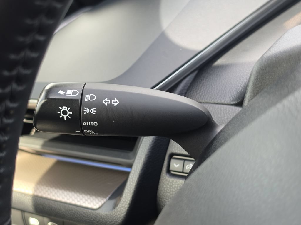 Used 2024 Toyota Prius XLE FWD image 17