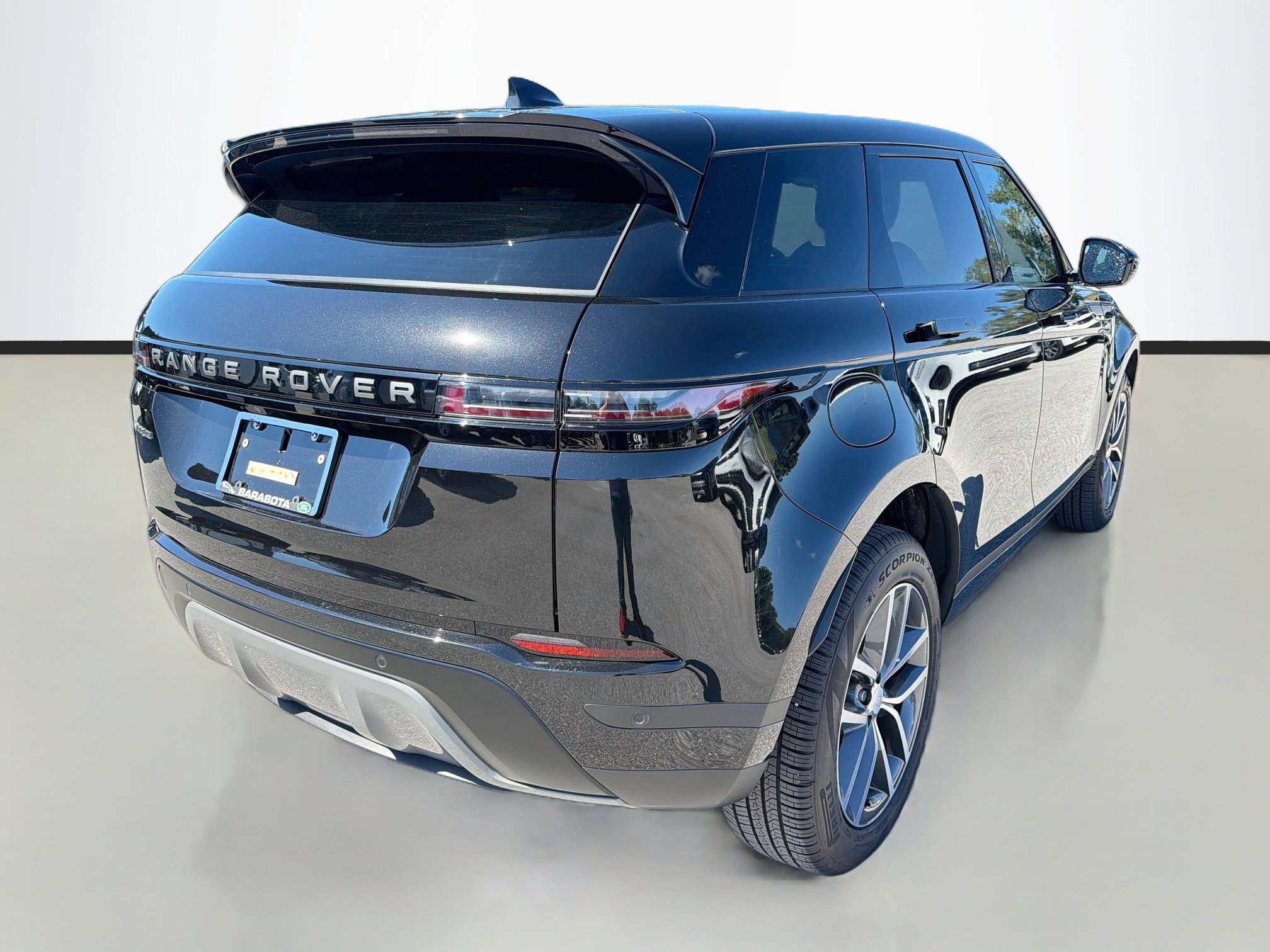 Used 2026 Land Rover Range Rover Evoque S AWD/4WD image 5