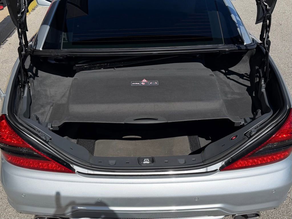 Used 2011 Mercedes-Benz SL 550 image 19