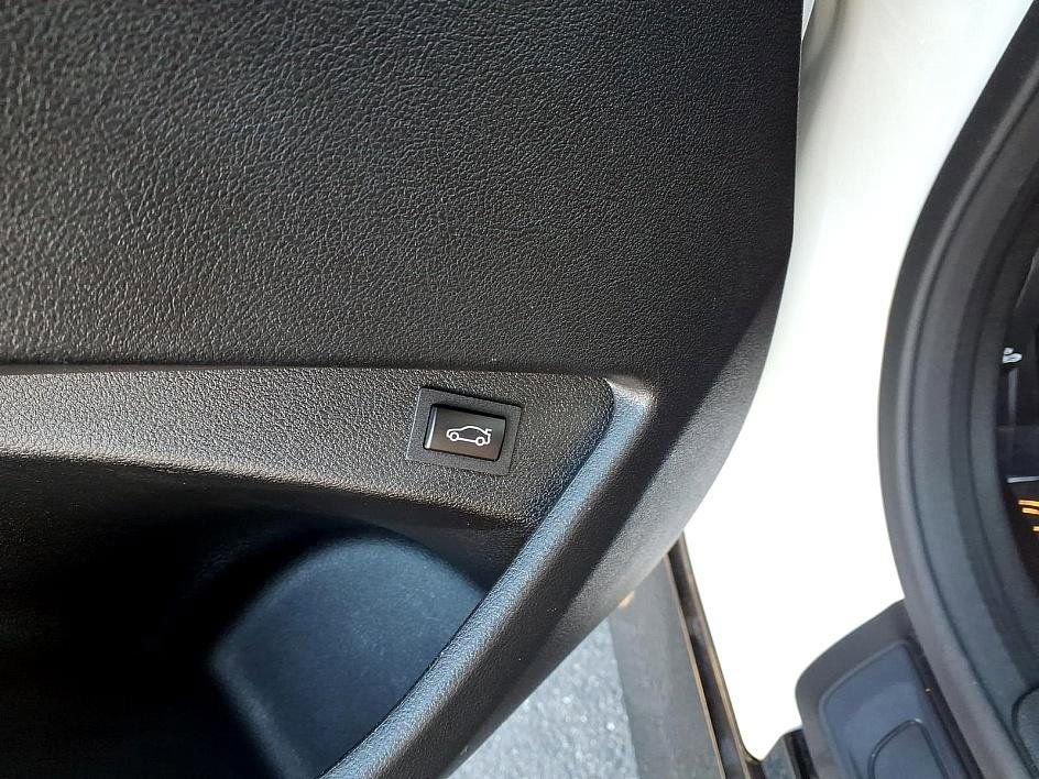 Used 2023 BMW 230i xDrive 230i xDrive w/ Convenience Package image 12