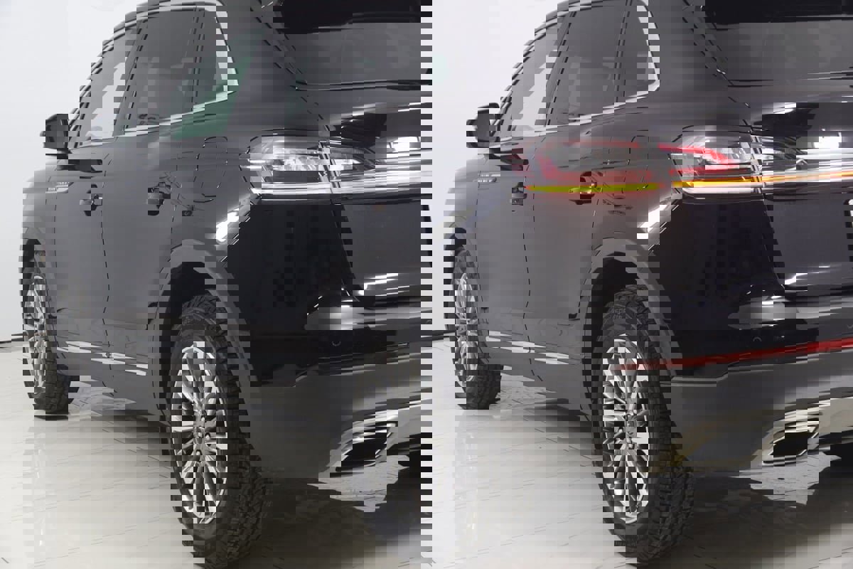 Used 2022 Lincoln Nautilus Reserve AWD/4WD image 25