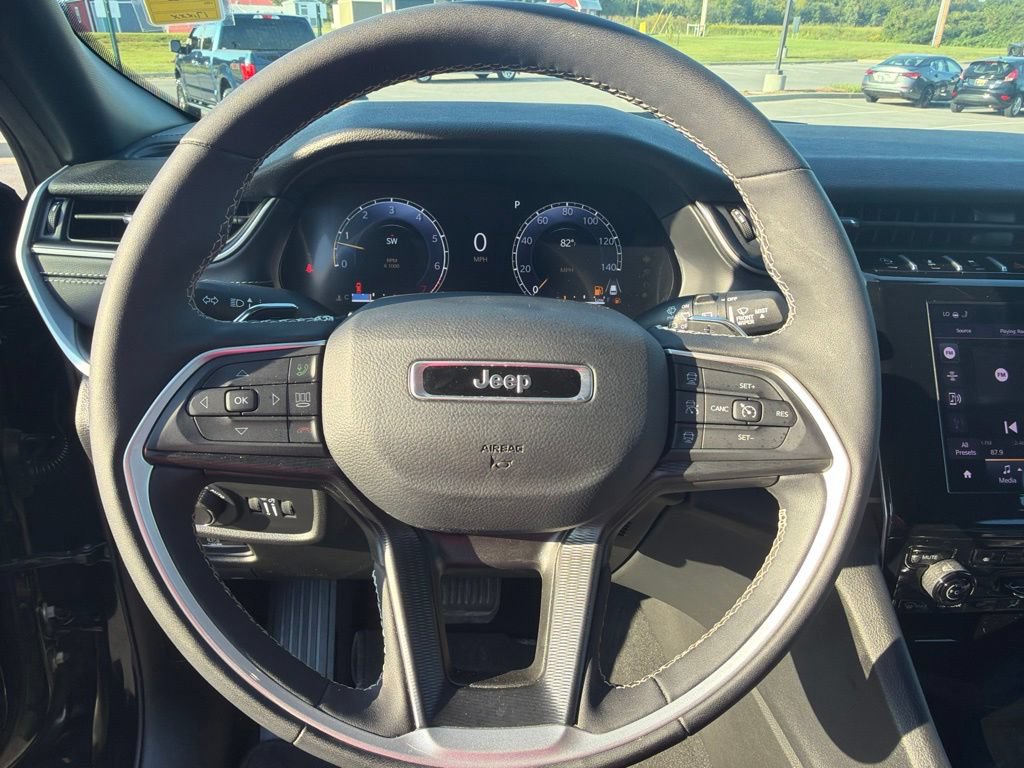 Used 2025 Jeep Grand Cherokee L Laredo AWD/4WD image 19