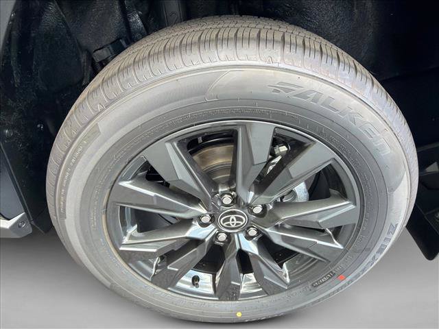 Used 2026 Toyota RAV4 XLE Premium FWD image 20
