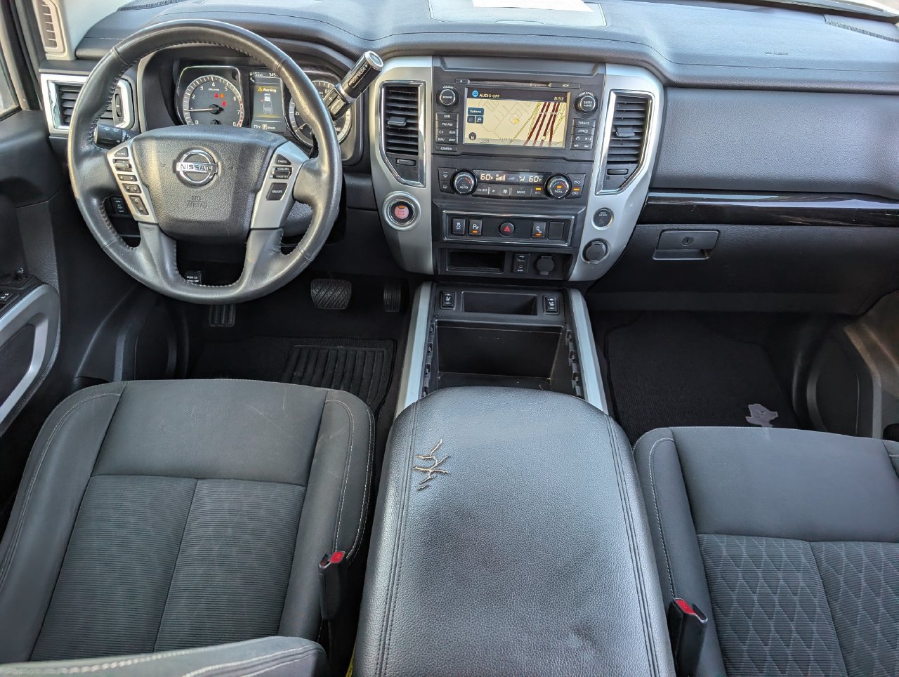 Used 2018 Nissan Titan SV w/ SV Convenience Package RWD image 9