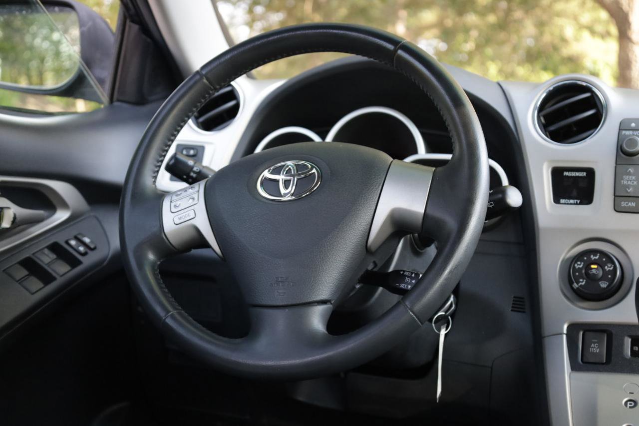Used 2009 Toyota Matrix S FWD image 9
