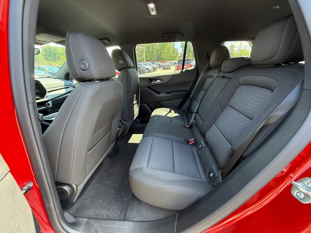 New 2027 Chevrolet Equinox LT w/ Safety and Technology Package AWD/4WD image 22