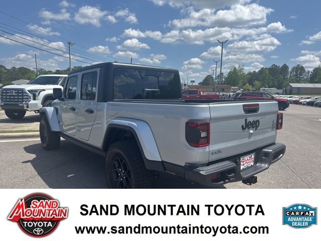 Used 2024 Jeep Gladiator Sport AWD/4WD image 5