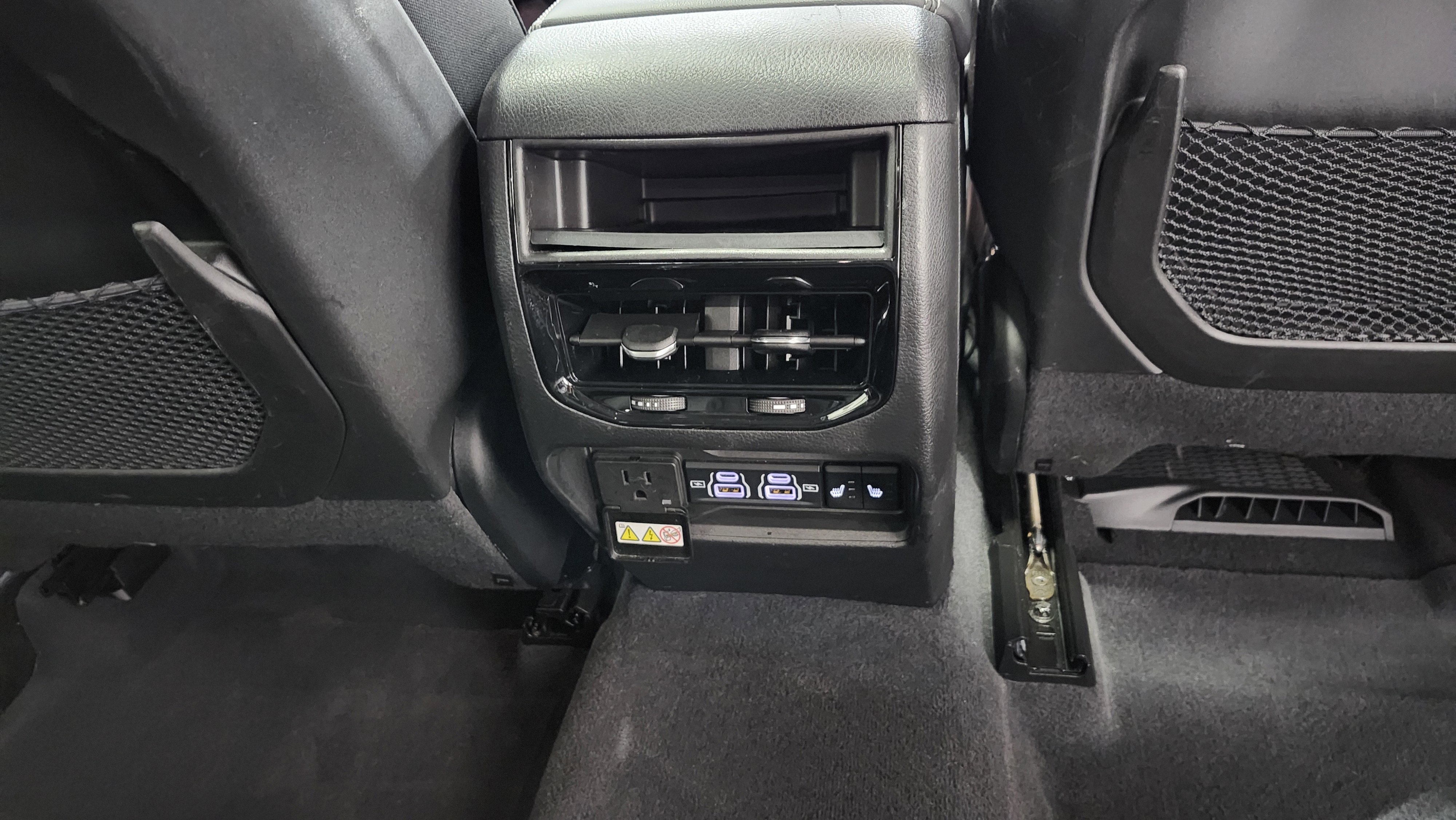 Used 2023 Jeep Grand Cherokee 4WD 4xe image 23