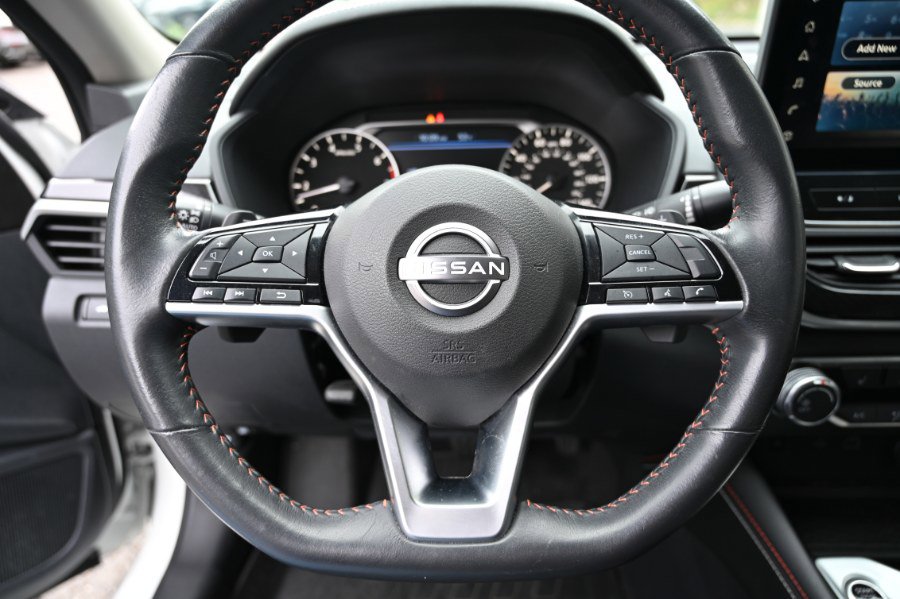 Used 2023 Nissan Altima 2.5 SR w/ SR Premium Package image 23