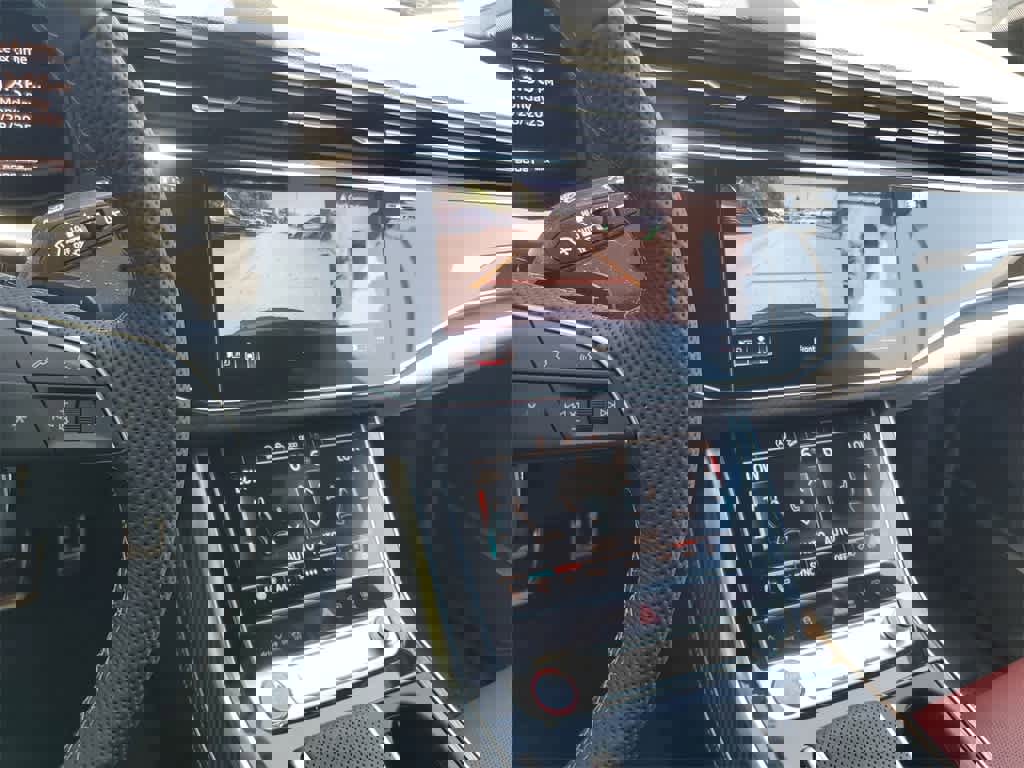 New 2025 Audi SQ7 Premium Plus image 24