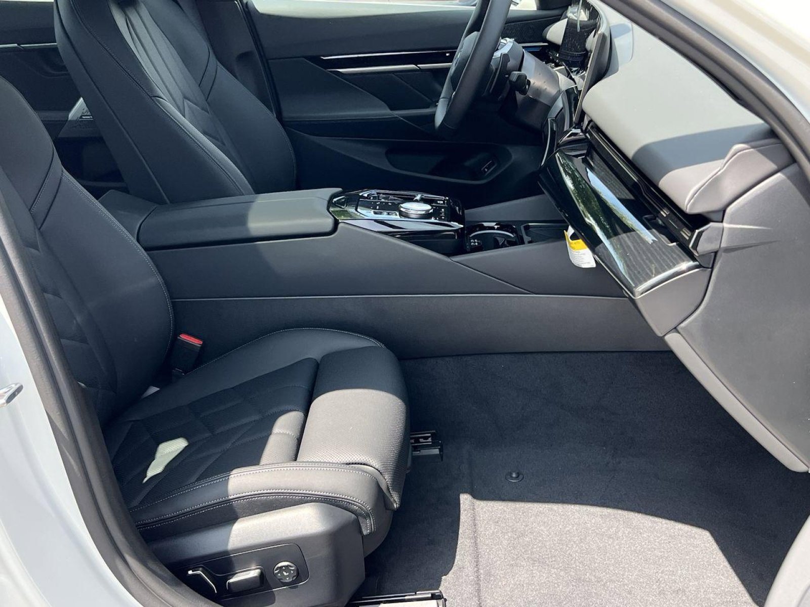 Certified 2025 BMW 530i xDrive w/ Premium Package image 26