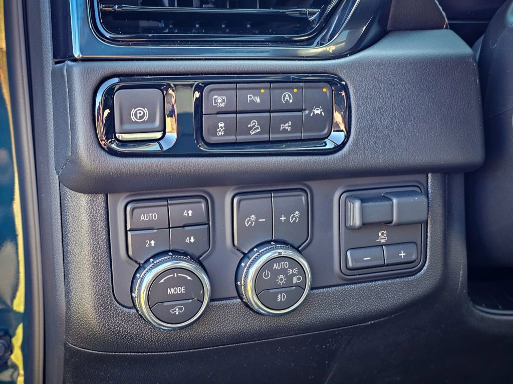 New 2026 GMC Yukon AT4 w/ AT4 Premium Plus Package image 16