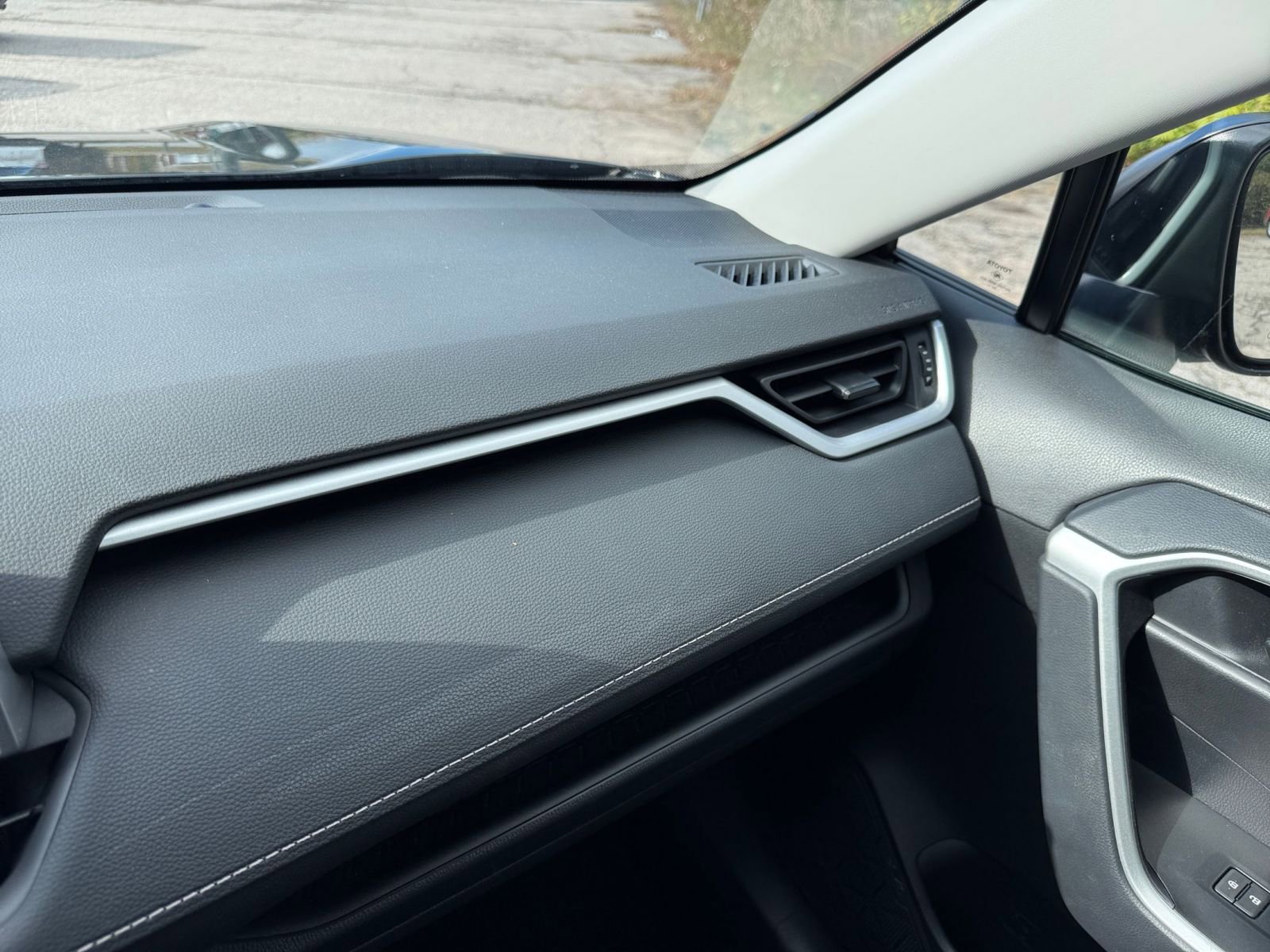 Used 2025 Toyota RAV4 LE image 30