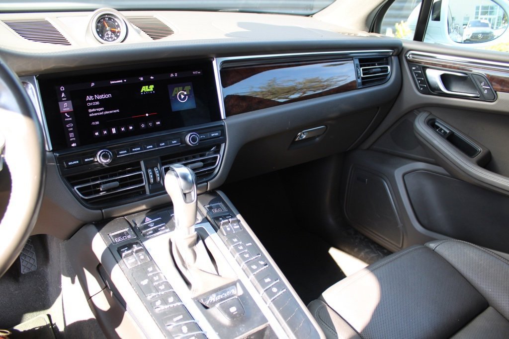 Used 2021 Porsche Macan image 21