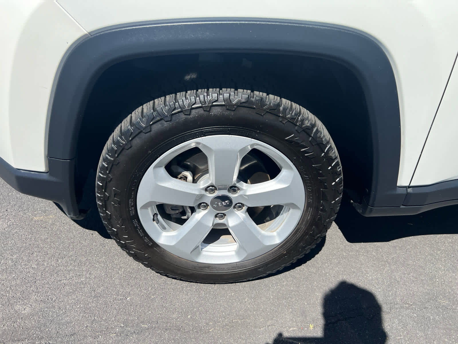 Used 2019 Jeep Compass Latitude AWD/4WD image 6