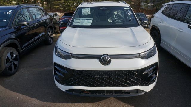 New 2026 Volkswagen Tiguan SE R-Line image 1