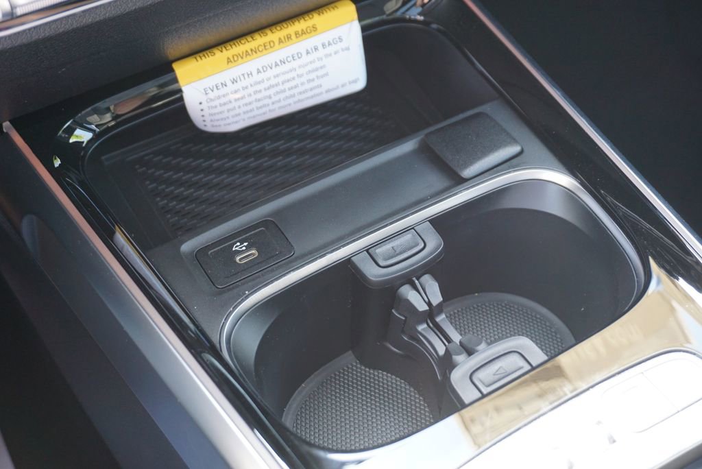 New 2025 Mercedes-Benz GLB 250 4MATIC image 38