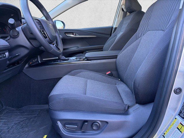 Used 2026 Toyota Camry LE w/ Convenience Package FWD image 12
