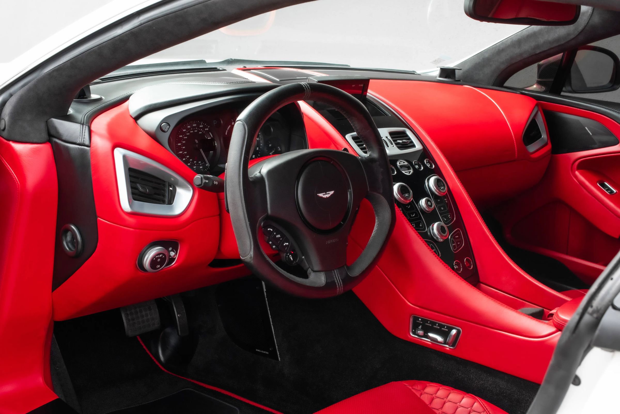 Used 2014 Aston Martin Vanquish Coupe RWD image 13