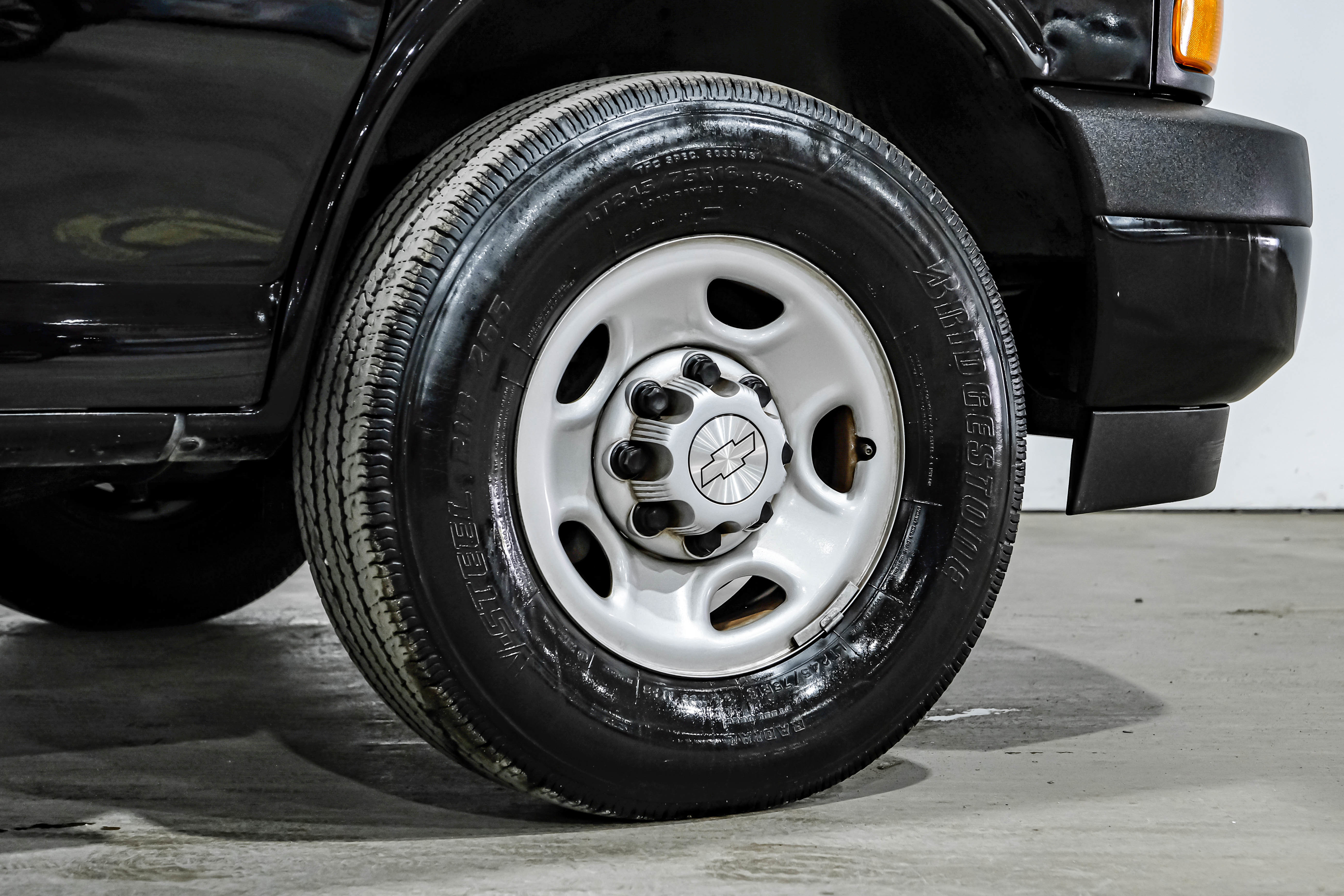 Used 2019 Chevrolet Express 2500 w/ Driver Convenience Package image 34