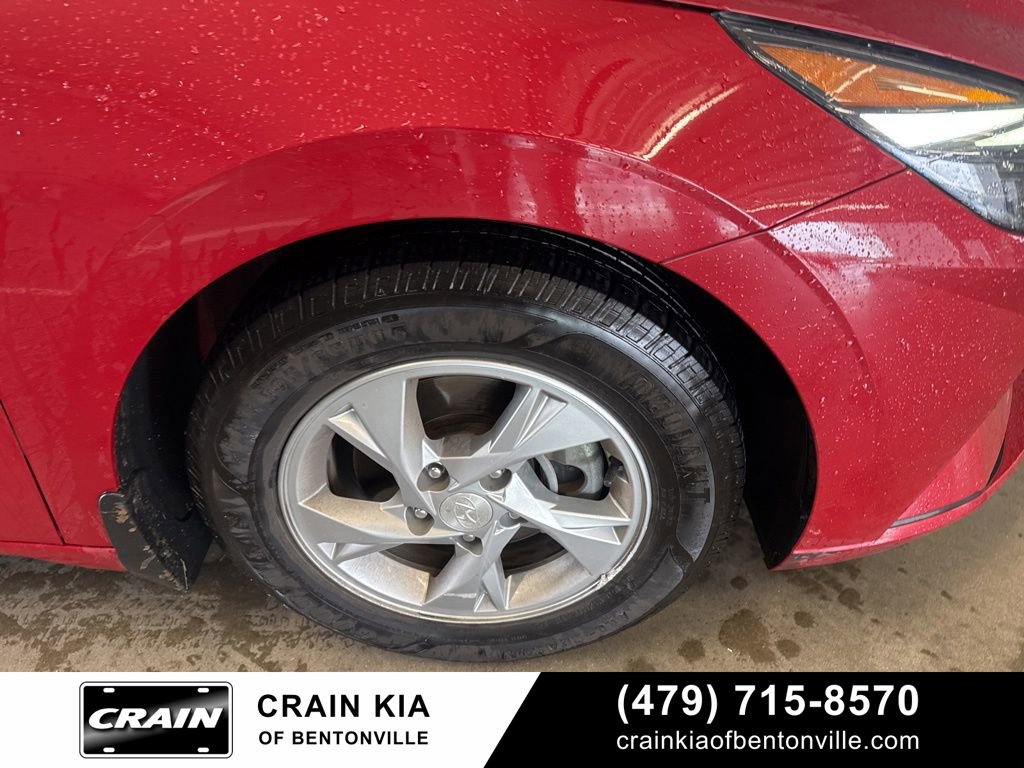 Used 2021 Hyundai Elantra SE FWD image 4