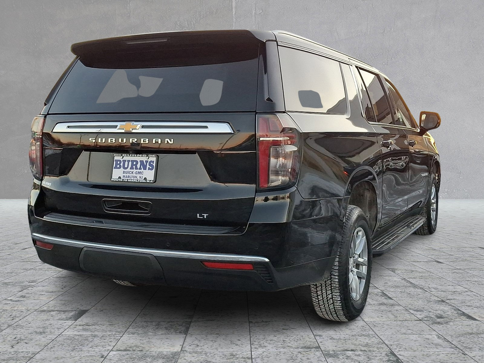 Used 2023 Chevrolet Suburban LT image 11