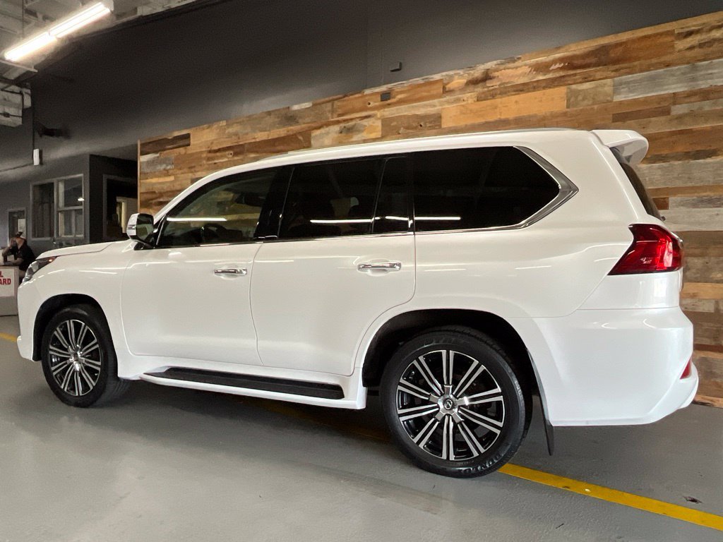 Used 2019 Lexus LX 570 4WD w/ Luxury Package image 15