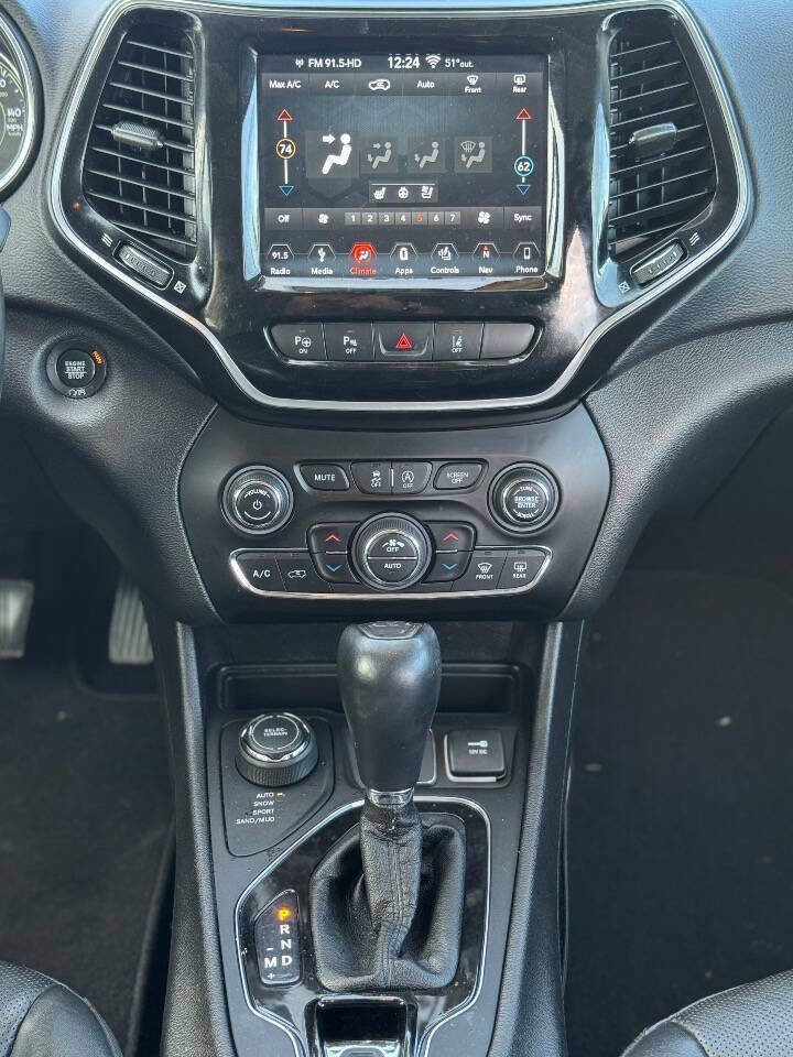 Used 2019 Jeep Cherokee Limited w/ Luxury Group image 12