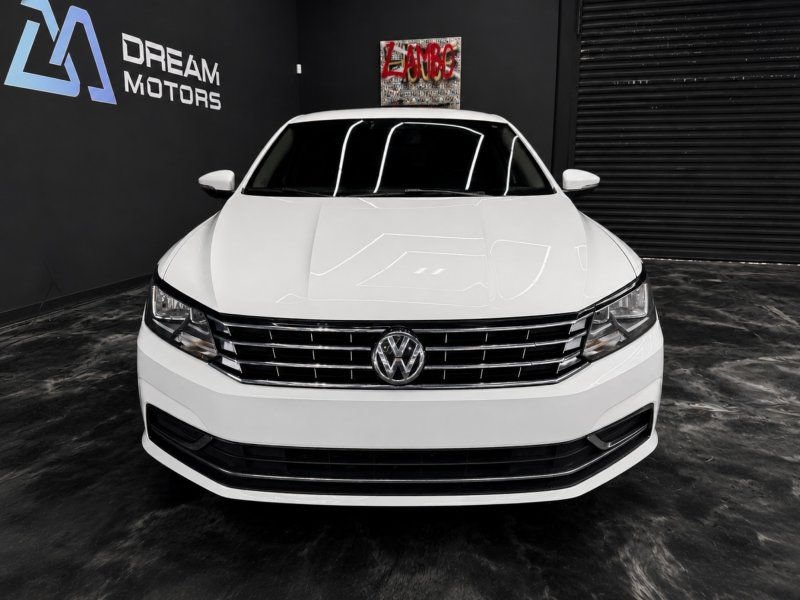 Used 2018 Volkswagen Passat 2.0T S FWD image 2