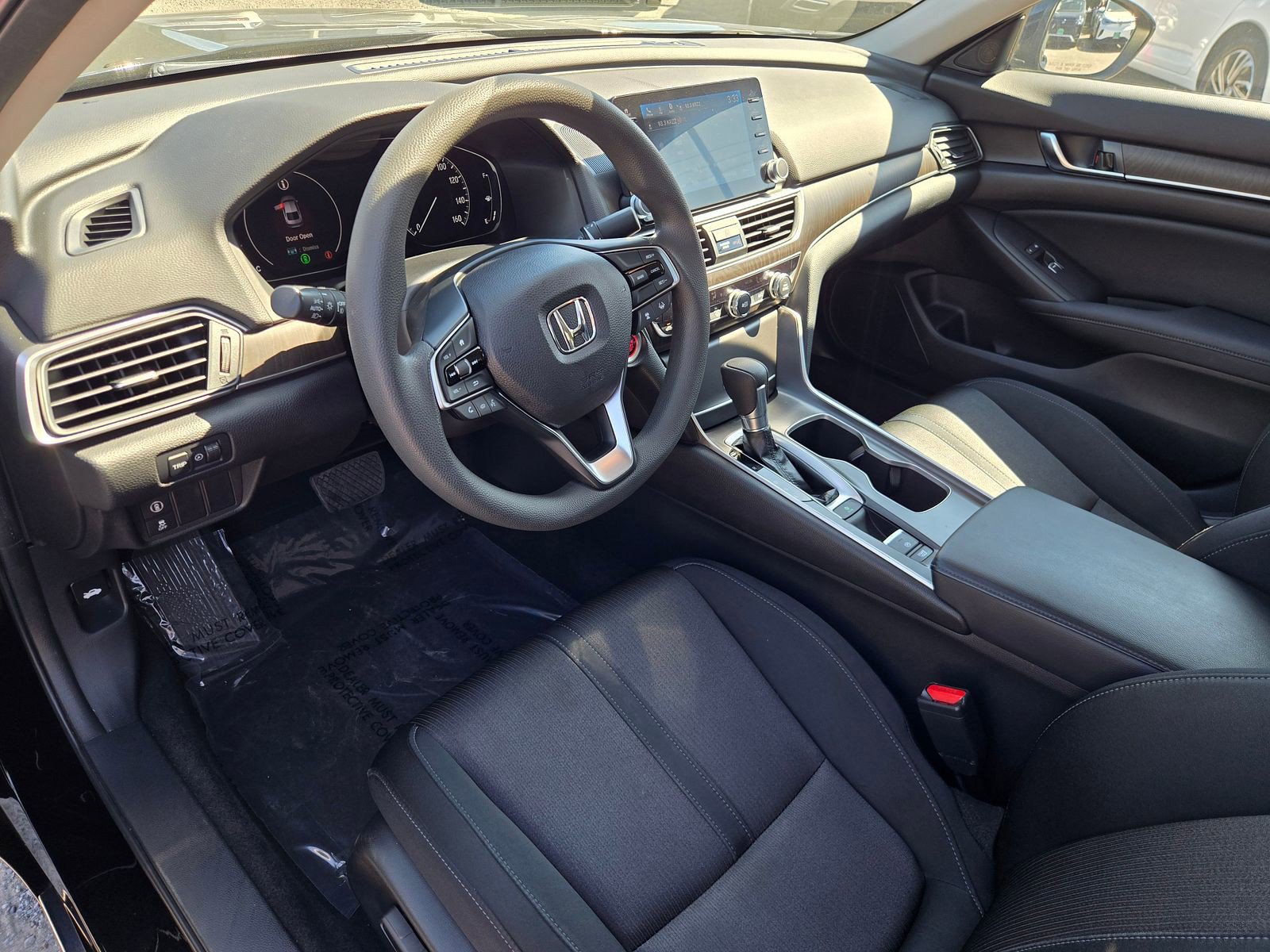 Used 2018 Honda Accord EX image 9