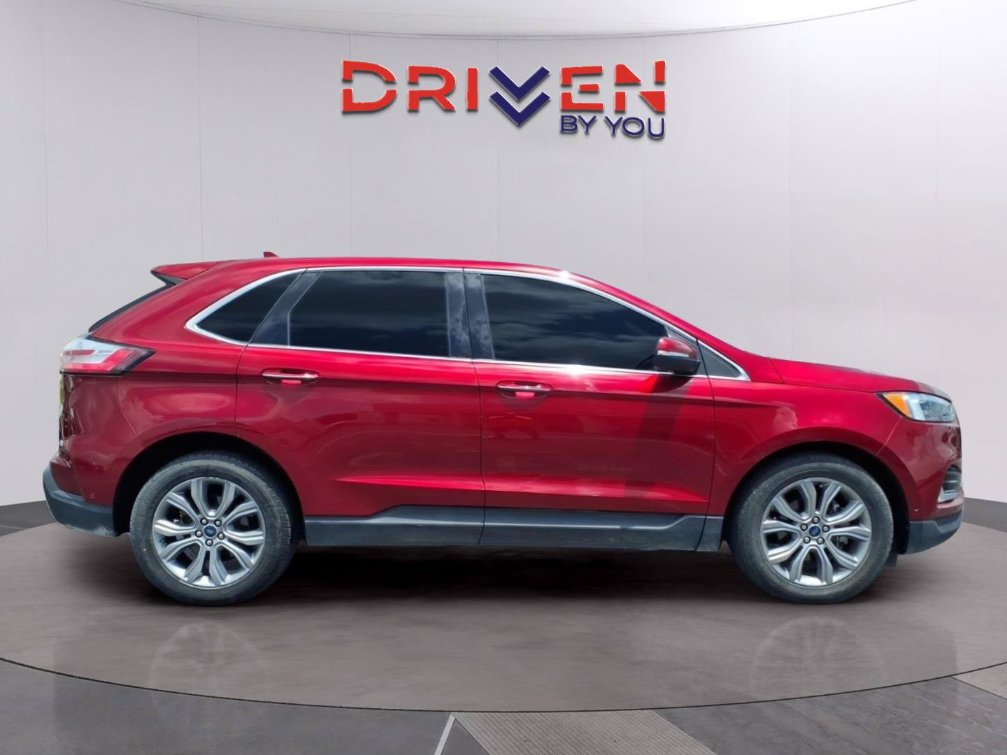 Used 2019 Ford Edge Titanium w/ Equipment Group 301A FWD image 6