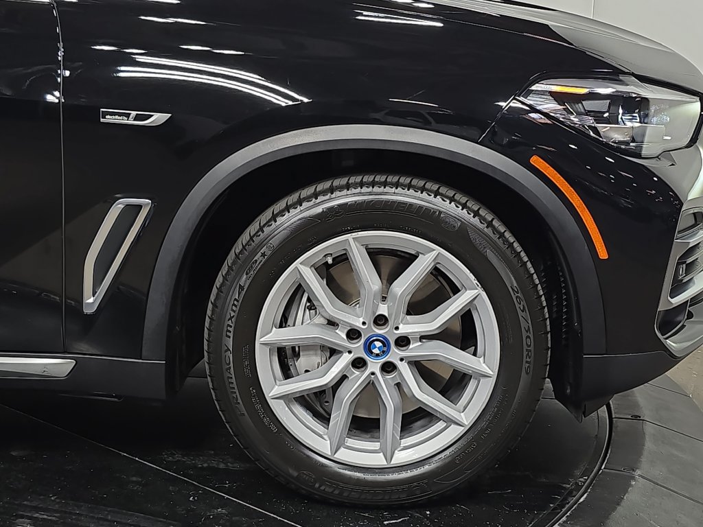 Used 2022 BMW X5 xDrive45e AWD/4WD image 11