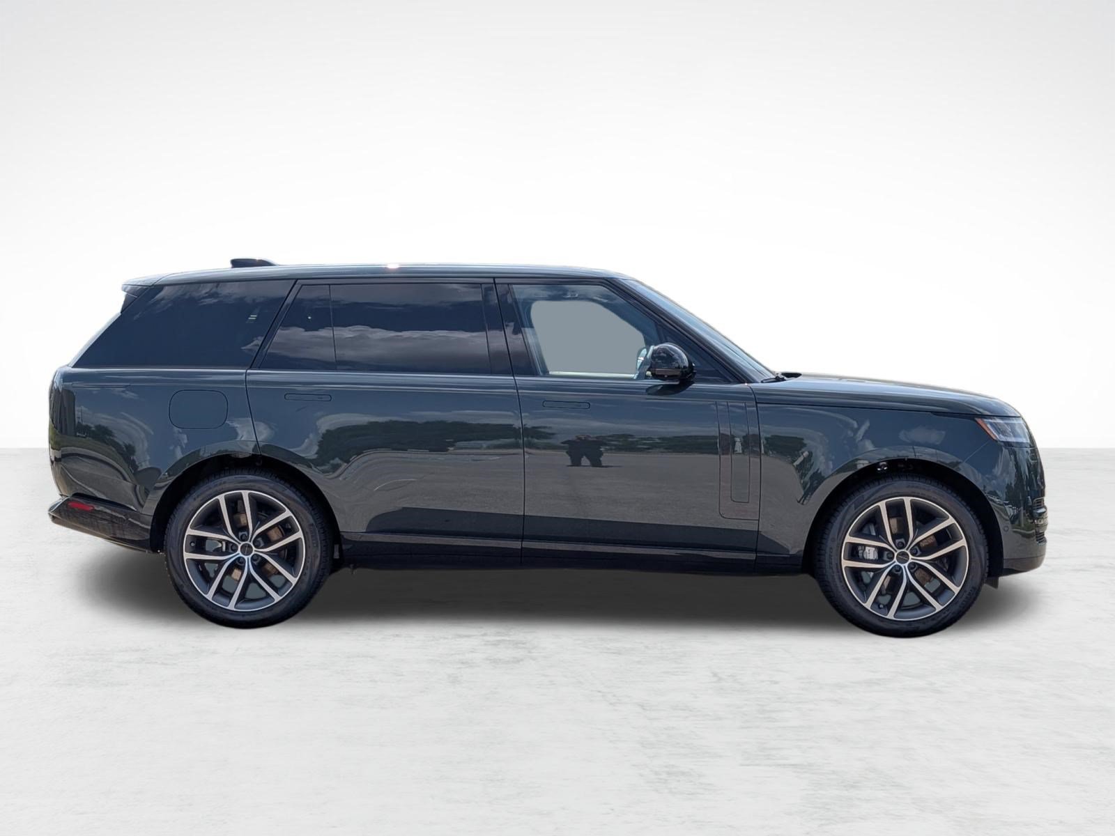 New 2026 Land Rover Range Rover Long Wheelbase SE AWD/4WD image 8