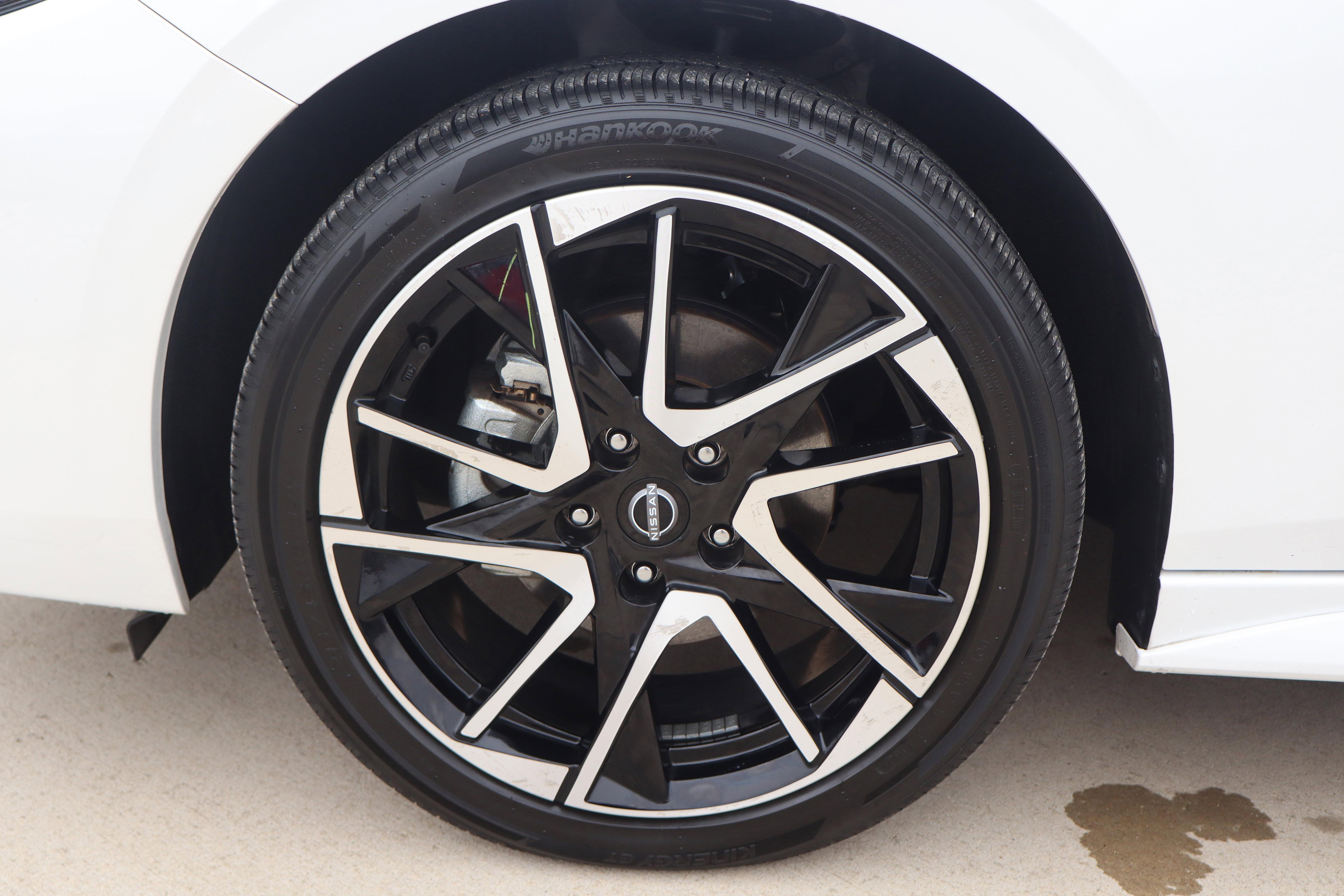 Used 2024 Nissan Sentra SR w/ SR Premium Package image 26