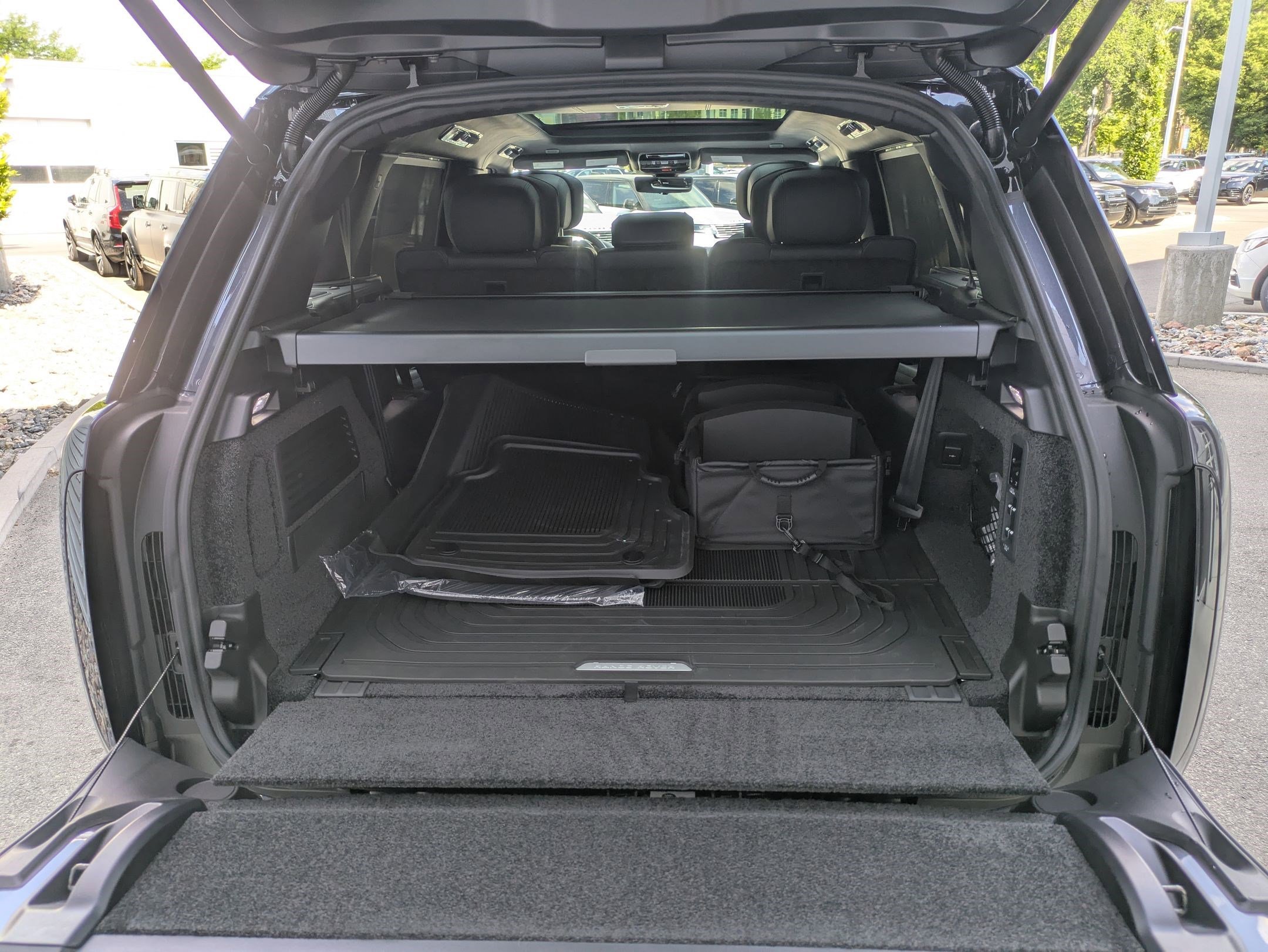 New 2025 Land Rover Range Rover Long Wheelbase Autobiography image 31