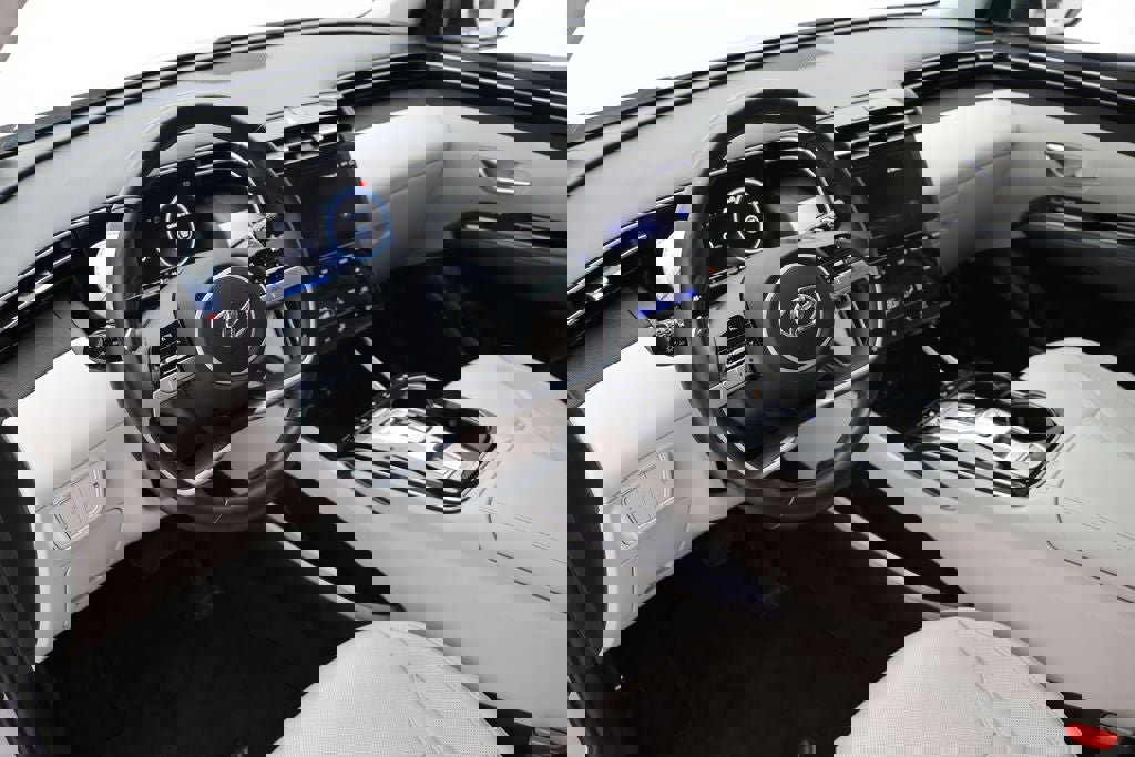 Used 2023 Hyundai Tucson Limited image 15