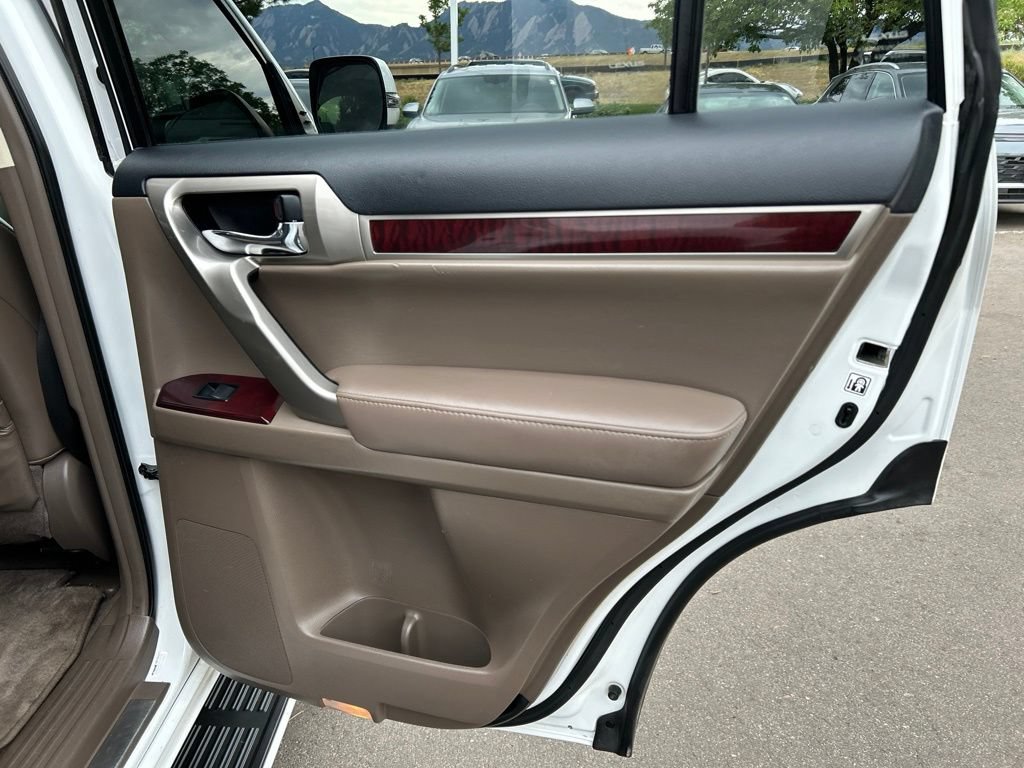 Used 2018 Lexus GX 460 Premium w/ Premium Package AWD/4WD image 14